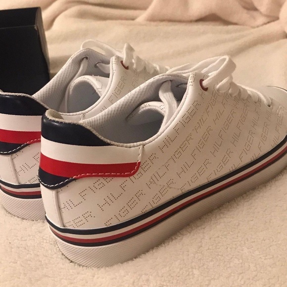 Tommy Hilfiger Shoes - Picture 1 of 3